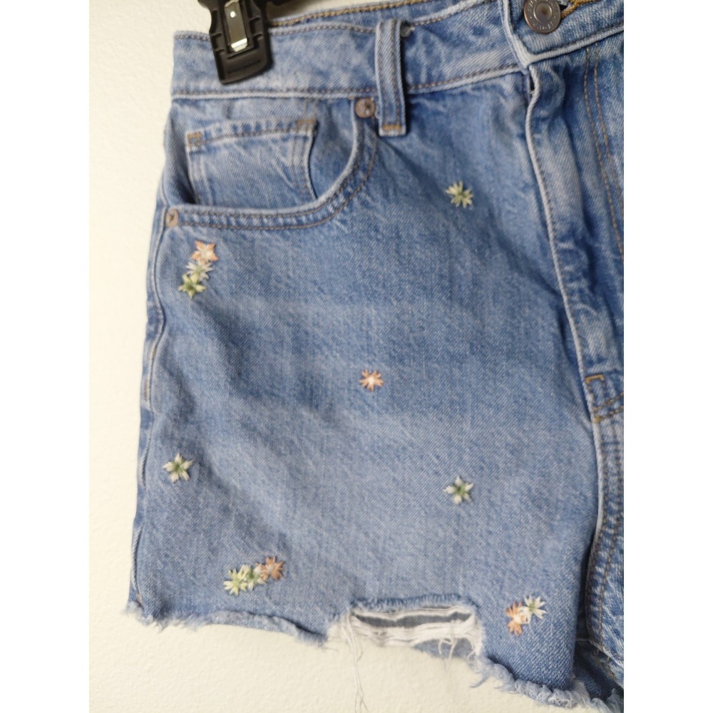 American Eagle High Rise Floral Embroidered  Distressed Denim Mom Shorts 8 Blue - Picture 3 of 7
